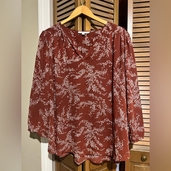 2X - Plus size beautiful blouse. - Picture 3 of 5